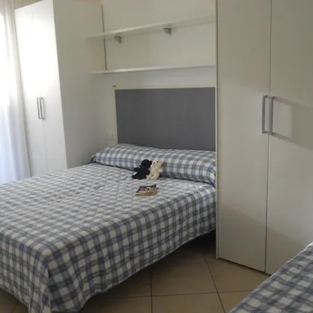 아파트 Charming For Up To 5 Guests