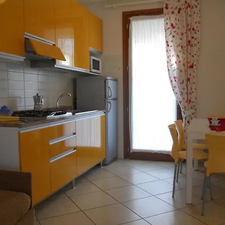 Apartment Charming For Up To 5 Guests - Beahost