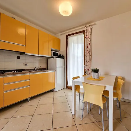 Charming For Up To 4 Guests Apartment Bibione