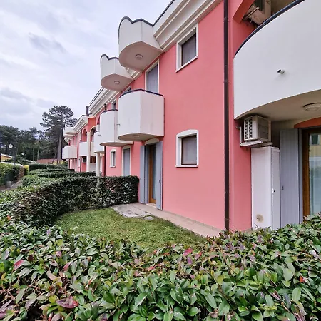 Charming For Up To 4 Guests Bibione
