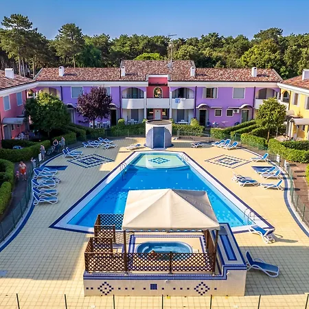 Charming For Up To 4 Guests Bibione