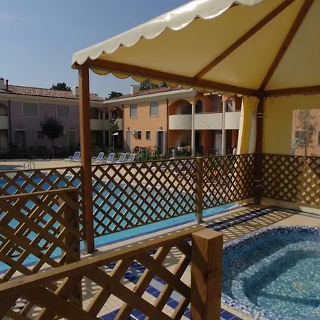 Charming For Up To 4 Guests * Bibione