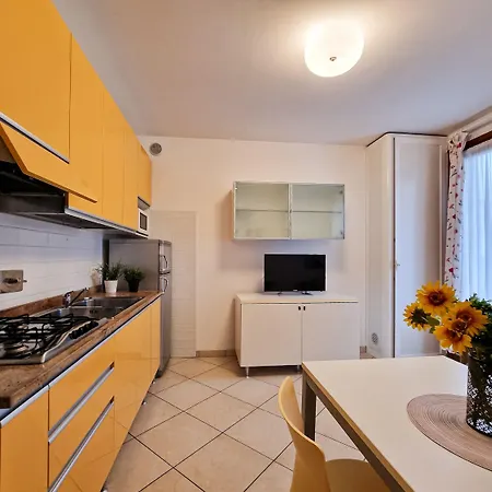 Charming For Up To 4 Guests Apartment Bibione